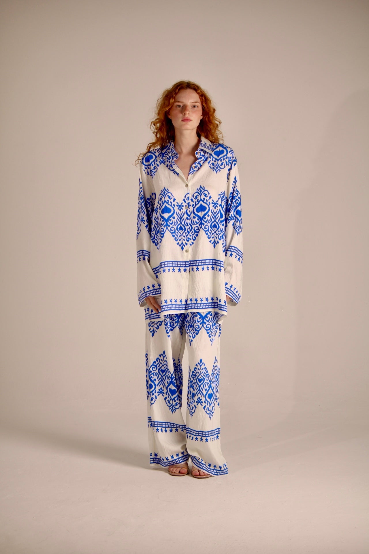 SET BLUE WITH WHITE