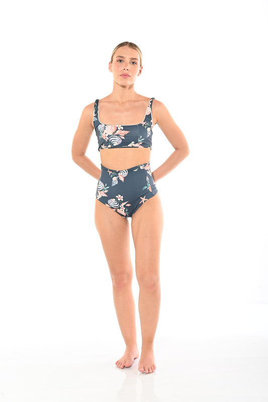 Top Bella — Coastal Garden
