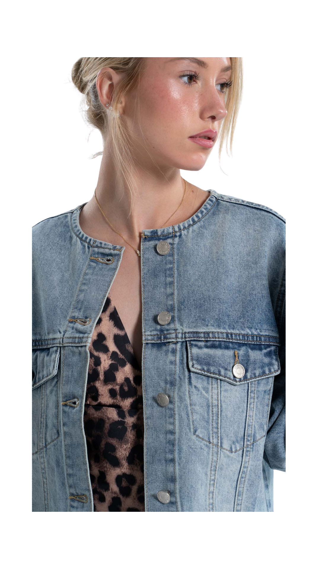 LIGHT DENIM JACKET