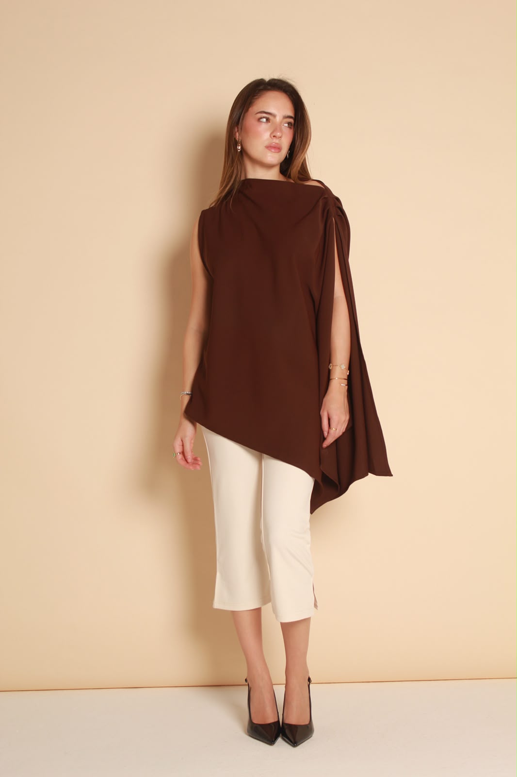 Sloane Capri Pants — Black & Nude
