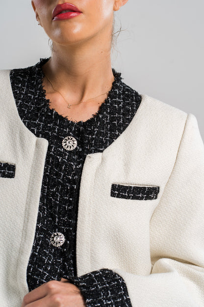 Conjunto de suéter elegante y falda corta